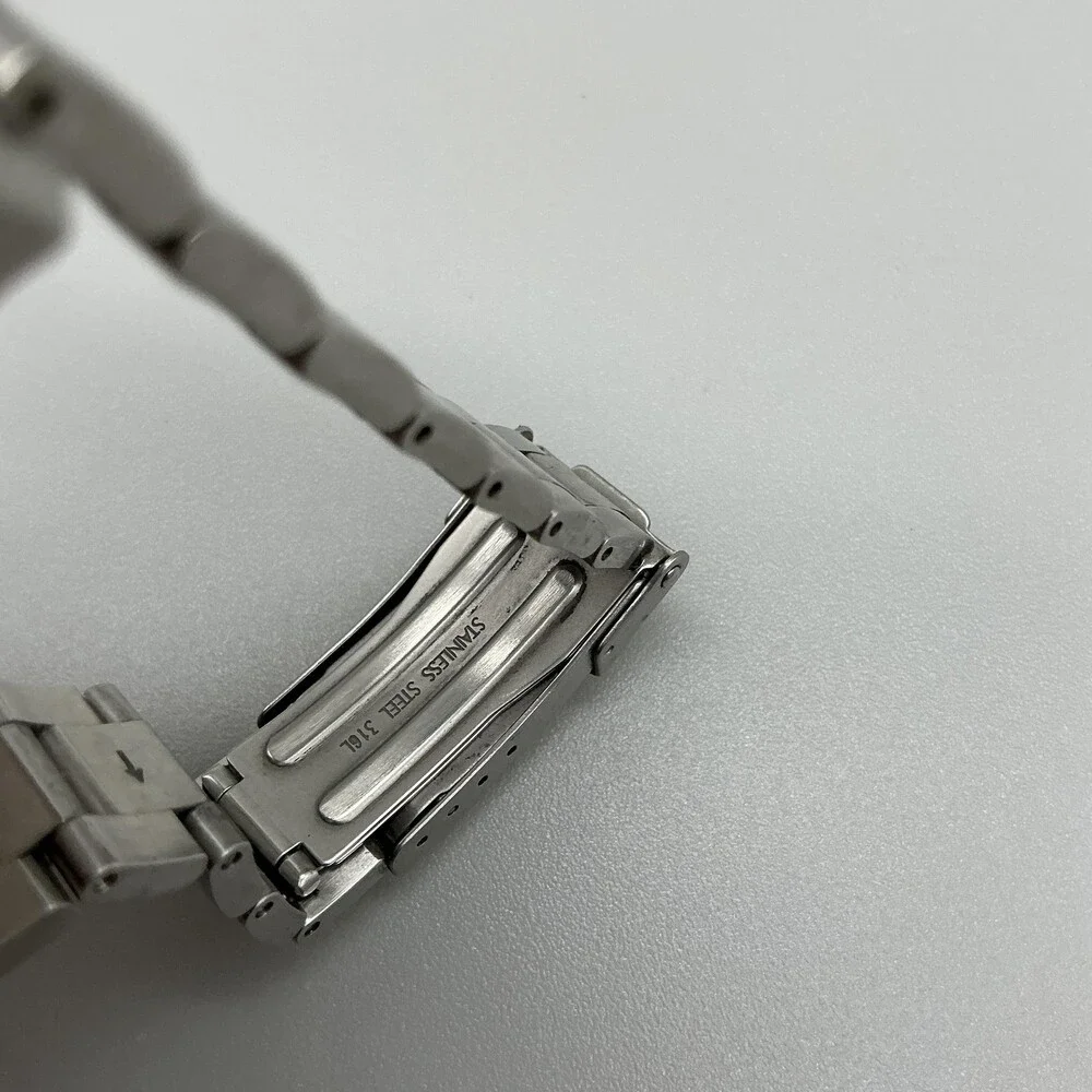 Victorinox Swiss Army Womens Watch 32mm Silver Tone Date New Battery 7.25